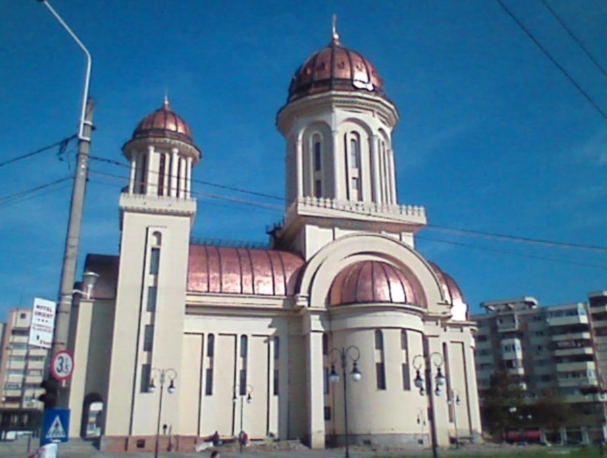 Studio Cathedral Брэила Экстерьер фото